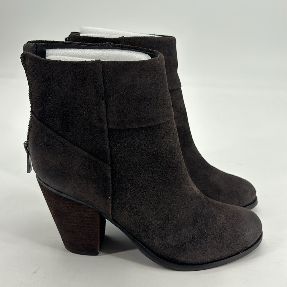 UEC Arturo Chiang brown/ green suede heeled booties with box worn once - Picture 2 of 9